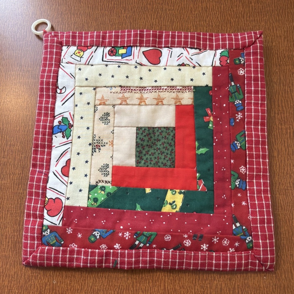 Vtg Quilted Christmas Pot Holder 8" Square